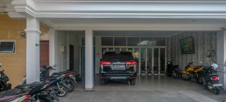 红门酒店-近爱马仕皇宫棉兰波罗尼亚(RedDoorz Near Hermes Place Polonia Medan)图片