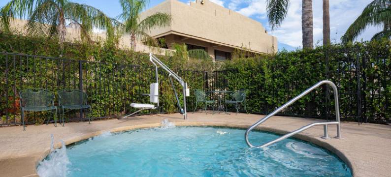 图森华美达酒店(Ramada by Wyndham Tucson)图片