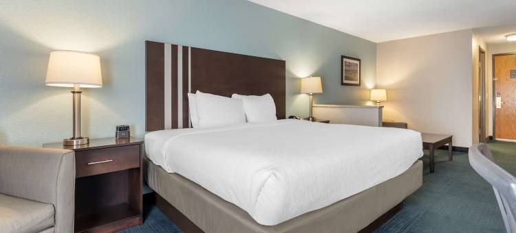 圣克莱斯维尔贝斯特韦斯特套房酒店(Best Western St. Clairsville Inn  Suites)图片