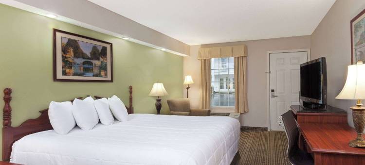 图拉荷马温德姆呗盟酒店(Baymont by Wyndham Tullahoma)图片