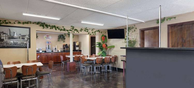 米切尔堡辛辛那提地区温德姆速8酒店(Super 8 by Wyndham Fort Mitchell Cincinnati Area)图片