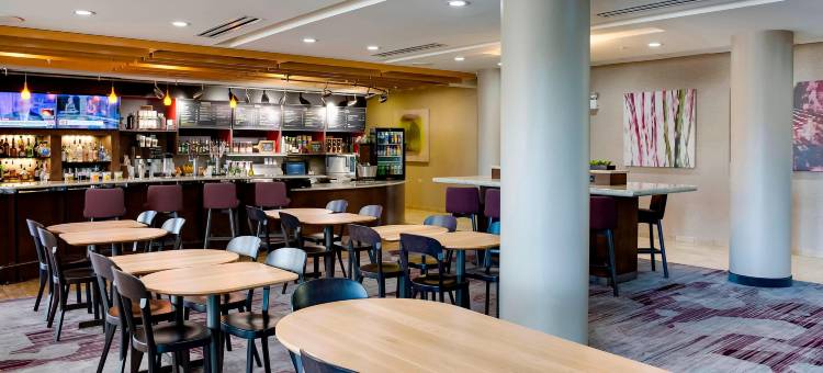 斯泰茨维尔莫尔斯威尔/诺曼湖万怡酒店(Courtyard Statesville Mooresville/Lake Norman)图片