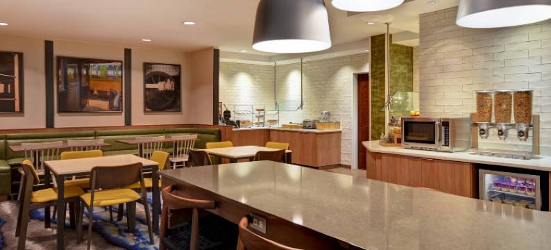 亚特兰大肯纳瑟万枫套房酒店(Fairfield Inn & Suites Atlanta Kennesaw)图片