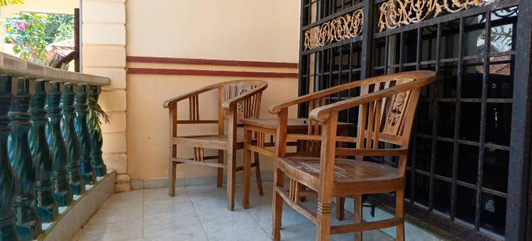 位于帕卡的3卧室独栋房屋-100平方米|带2个独立浴室(Homestay Bayu D'Pantai Dungun)图片