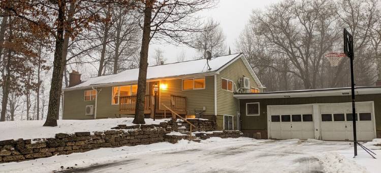 2500 SF Remodeled Cottage on a Quiet Lake in the Woods图片