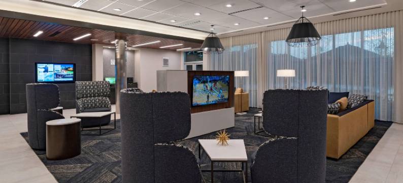 休斯顿舒格兰/普安特湖万怡酒店(Courtyard Houston Sugar Land/Lake Pointe)图片