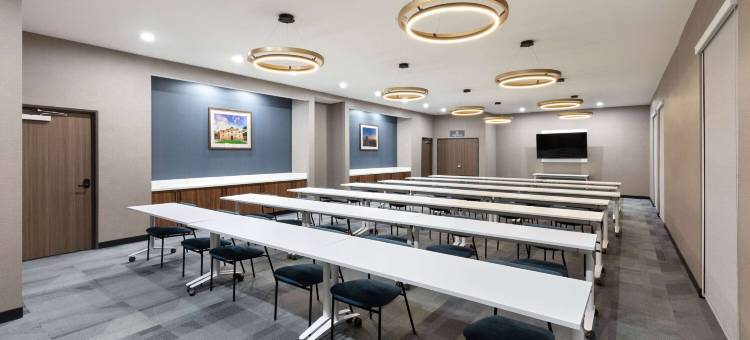 拉昆塔温德姆酒店套房- 圣安东尼奥在The Rim(La Quinta Inn & Suites by Wyndham San Antonio at the RIM)图片