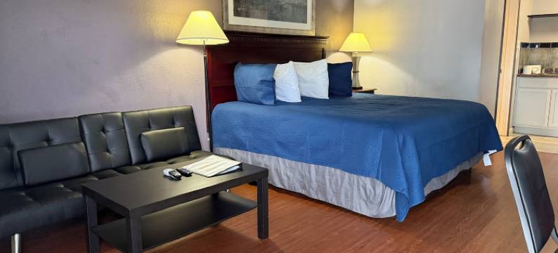 R 晚星套房酒店(R Nite Star Inn and Suites -Home of the Cowboys & Rangers)图片