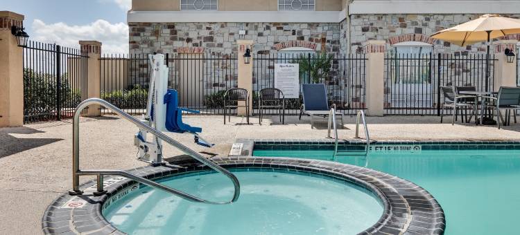 智选假日酒店及套房圣安东尼奥 - 布鲁克斯市基地 by IHG(Holiday Inn Express & Suites San Antonio - Brooks City Base)图片