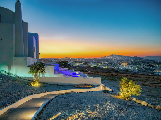 萨利达德尔索尔圣托里尼