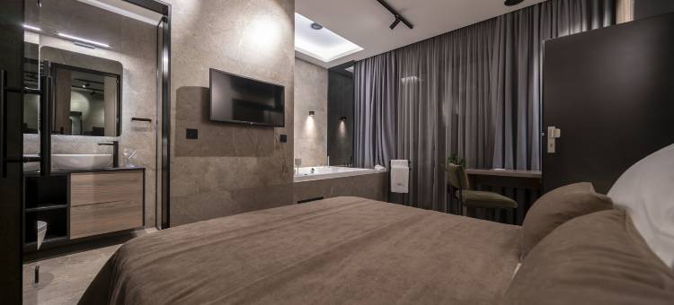 天鹅绒房间及其他(Velvet Rooms & More)图片