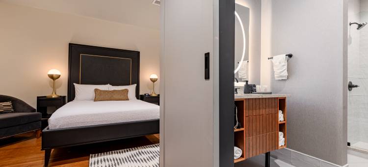 四卧室团体空间 波本街 可容纳16人 公寓 | 梅费尔(4BR Group Space for 16 Near Bourbon St | The Mayfair)图片