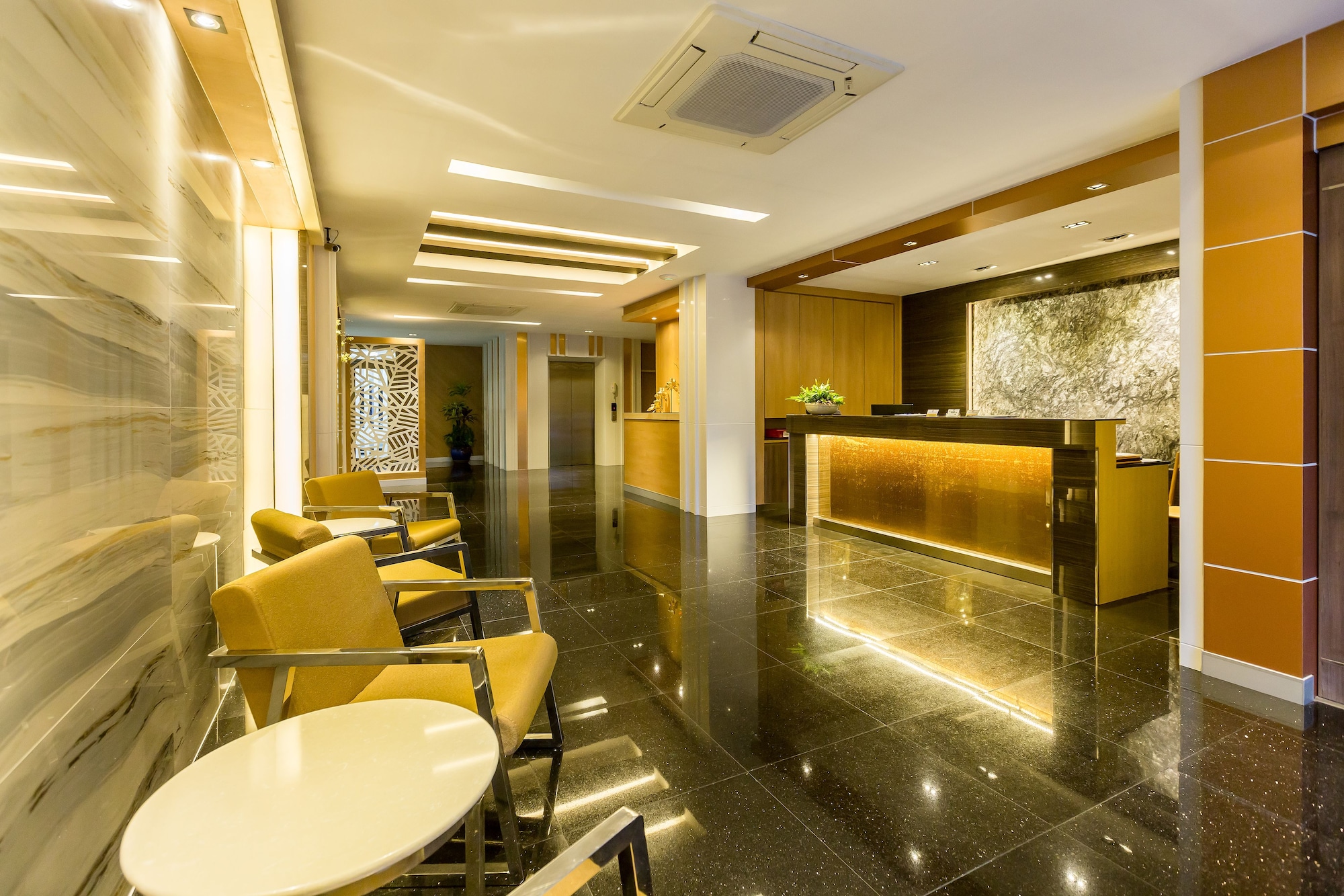 V Hotel Ubon RatchathaniOver view