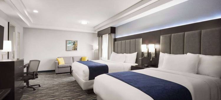 休斯顿荷比机场戴斯套房酒店(Days Inn & Suites by Wyndham Houston Hobby Airport)图片