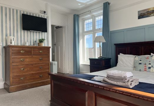 Gwyndra House B&B Hotel Overview