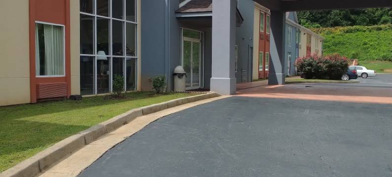 伊克诺洛奇套房酒店(Motel 6 Dawsonville, GA North GA Premium Outlets)图片