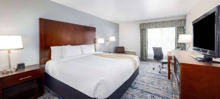 林伍德拉昆塔温德姆酒店(La Quinta Inn by Wyndham Lynnwood)图片