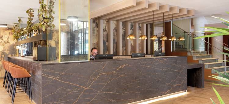 阿克塔金字塔(Acta Pirámides)图片