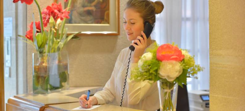 巴黎蒙帕纳斯雷诺阿酒店(Hotel Renoir Montparnasse)图片