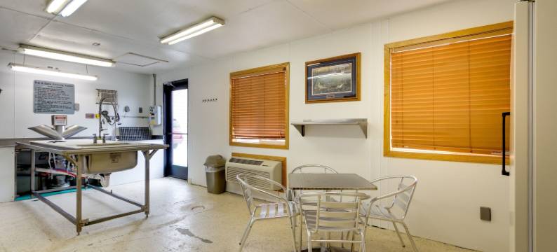 炉畔套房旅馆(Fireside Inn and Suites)图片