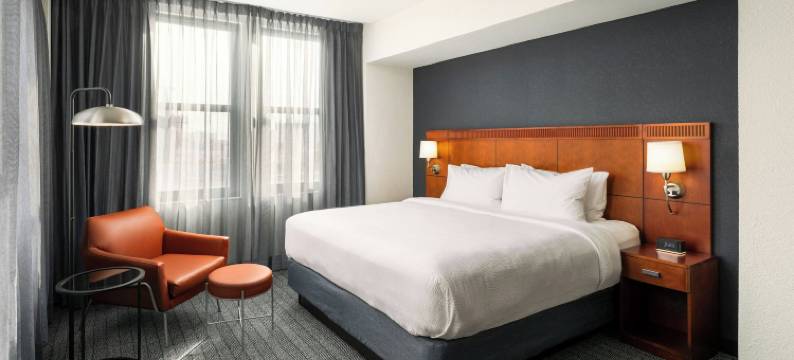 圣彼得堡市中心万怡酒店(Courtyard St. Petersburg Downtown)图片