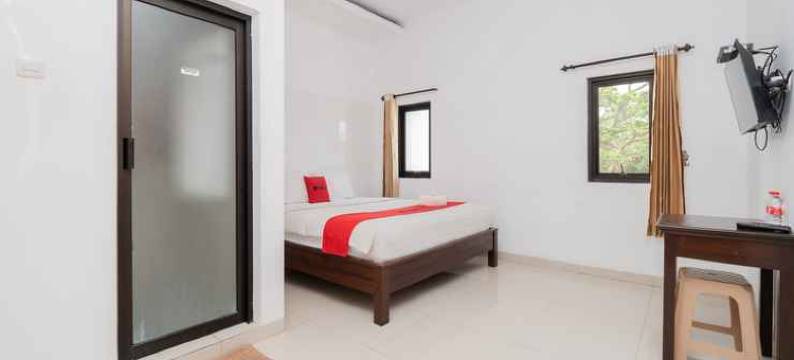 红多兹酒店-近爪哇帖木儿公园(RedDoorz Near Jawa Timur Park 3)图片