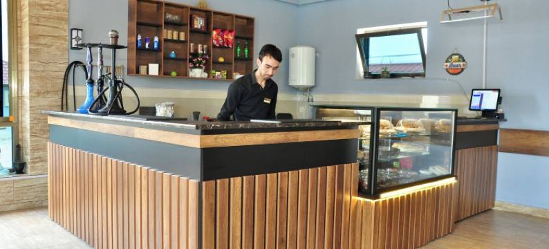 豪华家庭酒店(Deluxe Family Hotel)图片