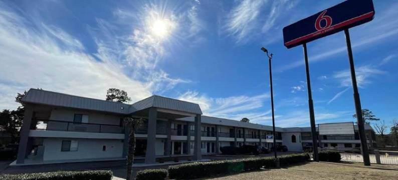 德克萨斯克纳州Studio 6酒店(Studio 6 Texarkana, TX)图片