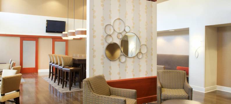 匹兹堡-梅多兰兹希尔顿欢朋酒店(Hampton Inn & Suites Pittsburgh-Meadow Lands)图片