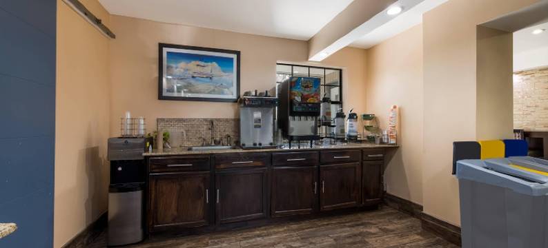 品质酒店及套房-机场(Quality Inn & Suites Airport)图片