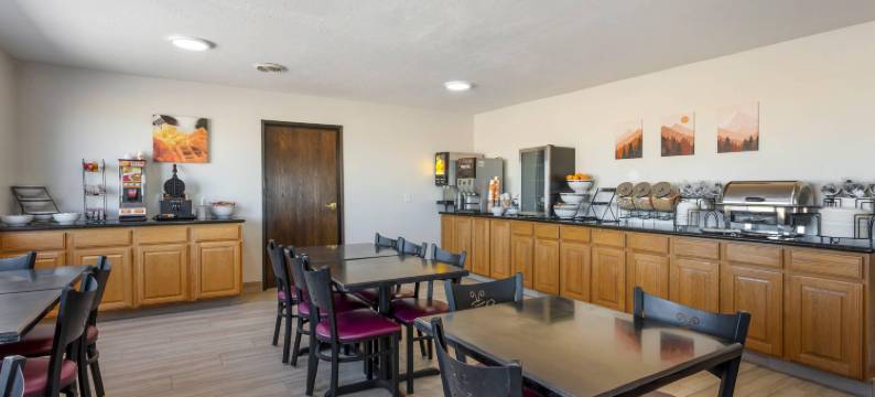 菲尔莫尔 I-15 凯艺套房酒店(Quality Inn & Suites Fillmore I-15)图片