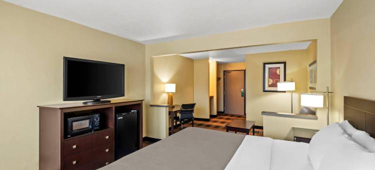 德梅因机场品质酒店及套房(Quality Inn & Suites des Moines Airport)图片