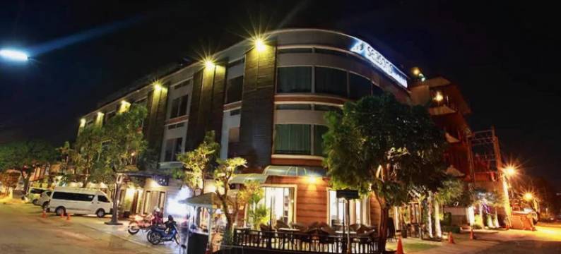 四季河畔酒店(Seasons Riverside Hotel)图片