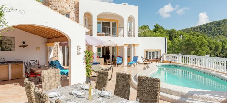 Villa in Cala Llonga near Beach & Ferry Port图片