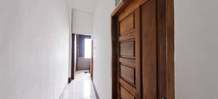 OYO 3929 8安高马斯酒店(RedDoorz at Jalan Bangau Palembang)图片