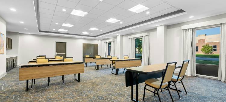 奈特戴尔罗里欢朋套房酒店(Hampton Inn & Suites by Hilton Knightdale Raleigh)图片