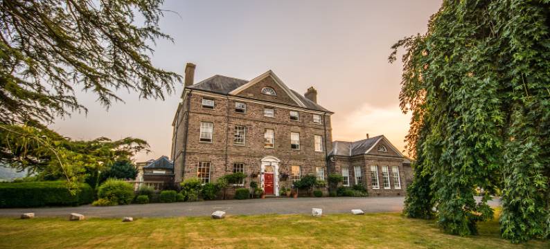 皮特斯通法院酒店(Peterstone Court Country House Restaurant & Spa)图片