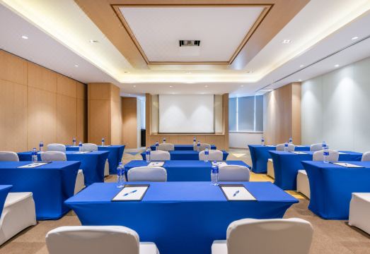 Holiday Inn Express SHANGHAI ZHENPING by IHG Hotel Overview