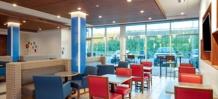 伯洛伊特智选假日套房酒店(Holiday Inn Express & Suites Beloit)图片