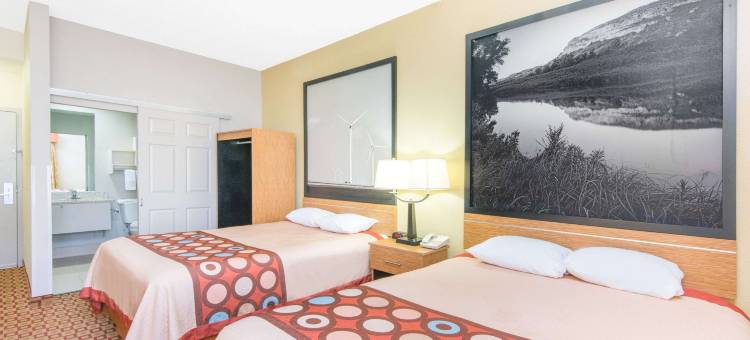 威奇托市南温德姆速8酒店(Super 8 by Wyndham Wichita South)图片