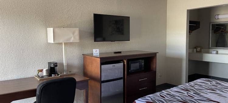 拉格朗日红屋顶客栈(Red Roof Inn LaGrange)图片