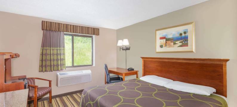 蒂尔顿-威尼皮索科湖速8酒店(Super 8 by Wyndham Tilton/Lake Winnipesaukee)图片