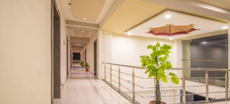 约吉拉赫宫殿酒店(Yogiraj Palace)图片