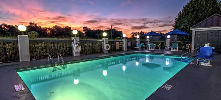 希尔顿欢朋酒店-塔拉霍马(Hampton Inn Tullahoma)图片