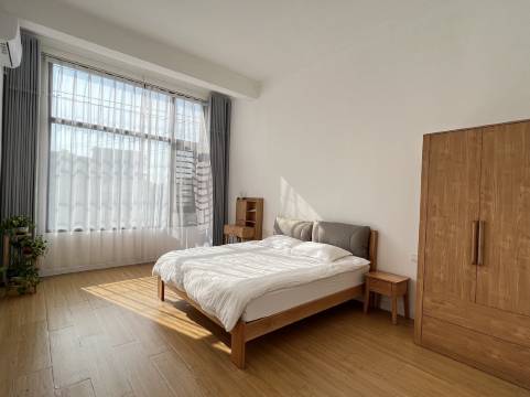 三只猫咪公寓(绣球大道1号分店)