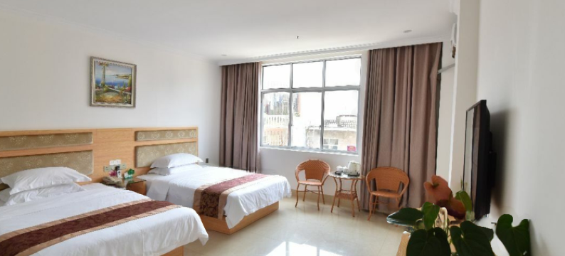 东兴鑫昌大酒店(万尾金滩店)图片