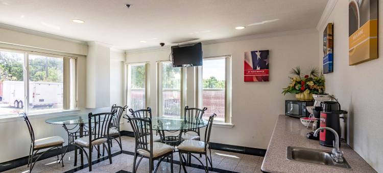 德克萨斯阿佐尔 6 号汽车旅馆(Motel 6 Azle, TX)图片