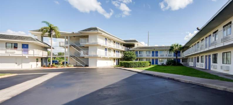 莱克兰 - 6号汽车旅馆(Motel 6 Lakeland, FL)图片