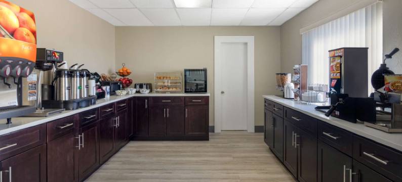 佛罗伦萨温德姆麦客达套房酒店(Microtel Inn & Suites by Wyndham Florence)图片