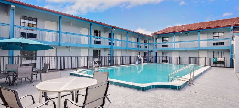 杰克逊维尔奥兰治公园呗盟套房酒店(Baymont by Wyndham Jacksonville Orange Park)图片